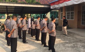 Ketua Bawaslu Kepulauan Meranti Himbau Seluruh Pegawai dan Staf Sekretariat Disiplin dan Bertanggung Jawab Dalam Bekerja.