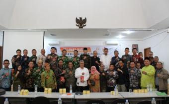 Bersama Ketua dan Anggota Bawaslu Kabupaten Se-Provinsi Riau, Bawaslu Meranti Hadiri Kunjungan Kerja Anggota DPR RI di Pekanbaru.