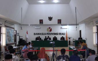 Bawaslu Riau  melakukan Sidang Putusan Pelanggaran Administratif Pemilu Perkara Temuan 02/TM/PL/ADM/Prov/04.00/IX/2022