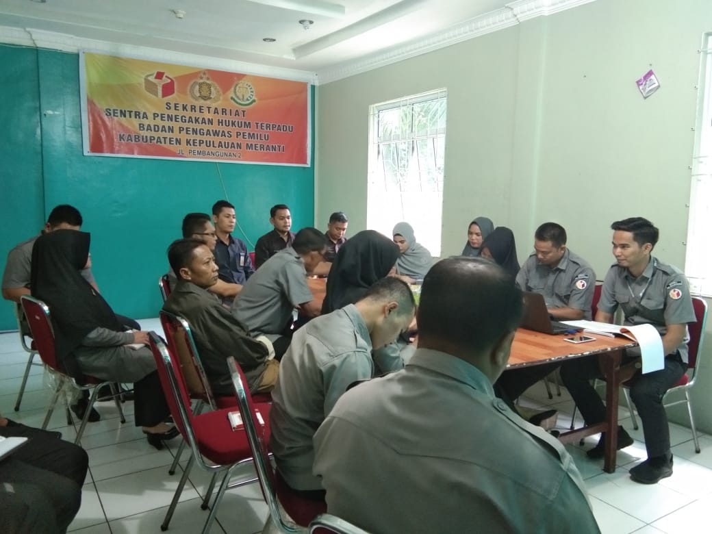 Bawaslu Kabupaten Kepulauan Meranti Melaksanakan Rapat Dan Diskusi Internal Untuk Mempersiapkan Langkah-Langkah Dalam Pengawasan Pilkada 2020