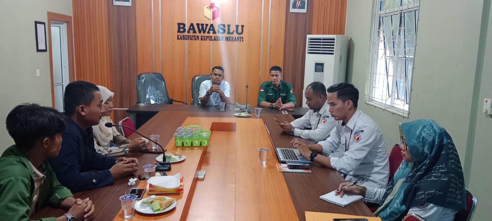 Badan Eksekutif Mahasiswa (BEM) Kabupaten Kepulauan Meranti  melakukan kunjungan dan Silaturahmi Ke Bawaslu Kabupaten Kepulauan Meranti