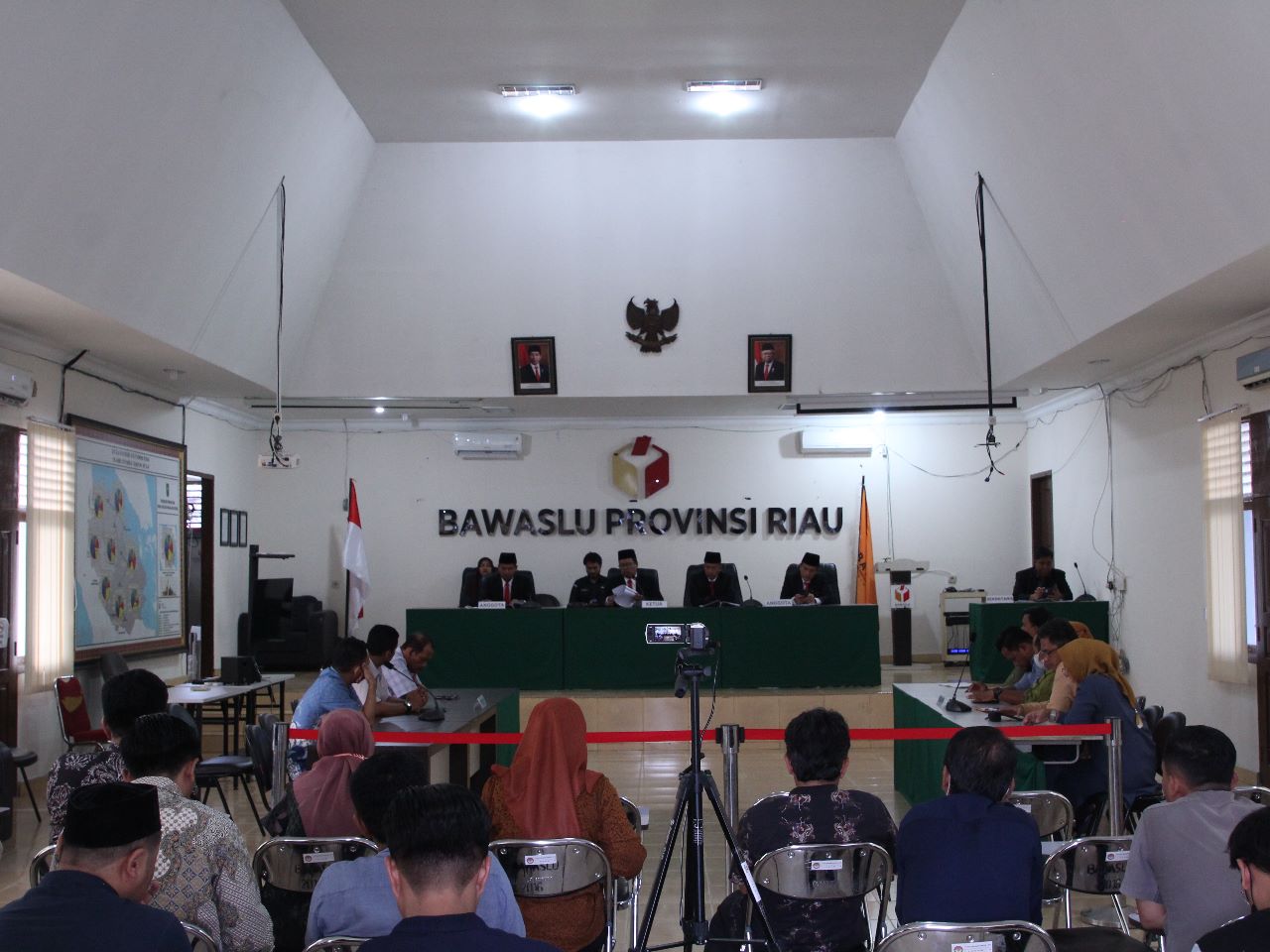 Bawaslu Riau  melakukan Sidang Putusan Pelanggaran Administratif Pemilu Perkara Temuan 02/TM/PL/ADM/Prov/04.00/IX/2022