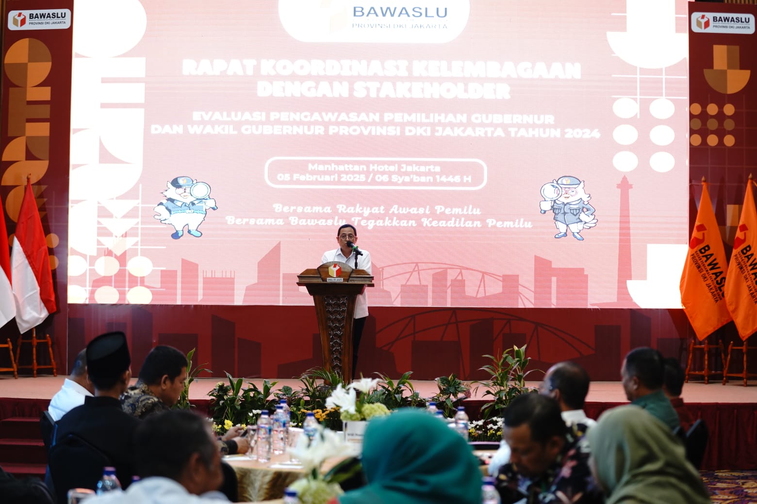 Anggota Bawaslu Puadi saat memberikan arahan di Bawaslu DKI, Rabu (5/2/2025).