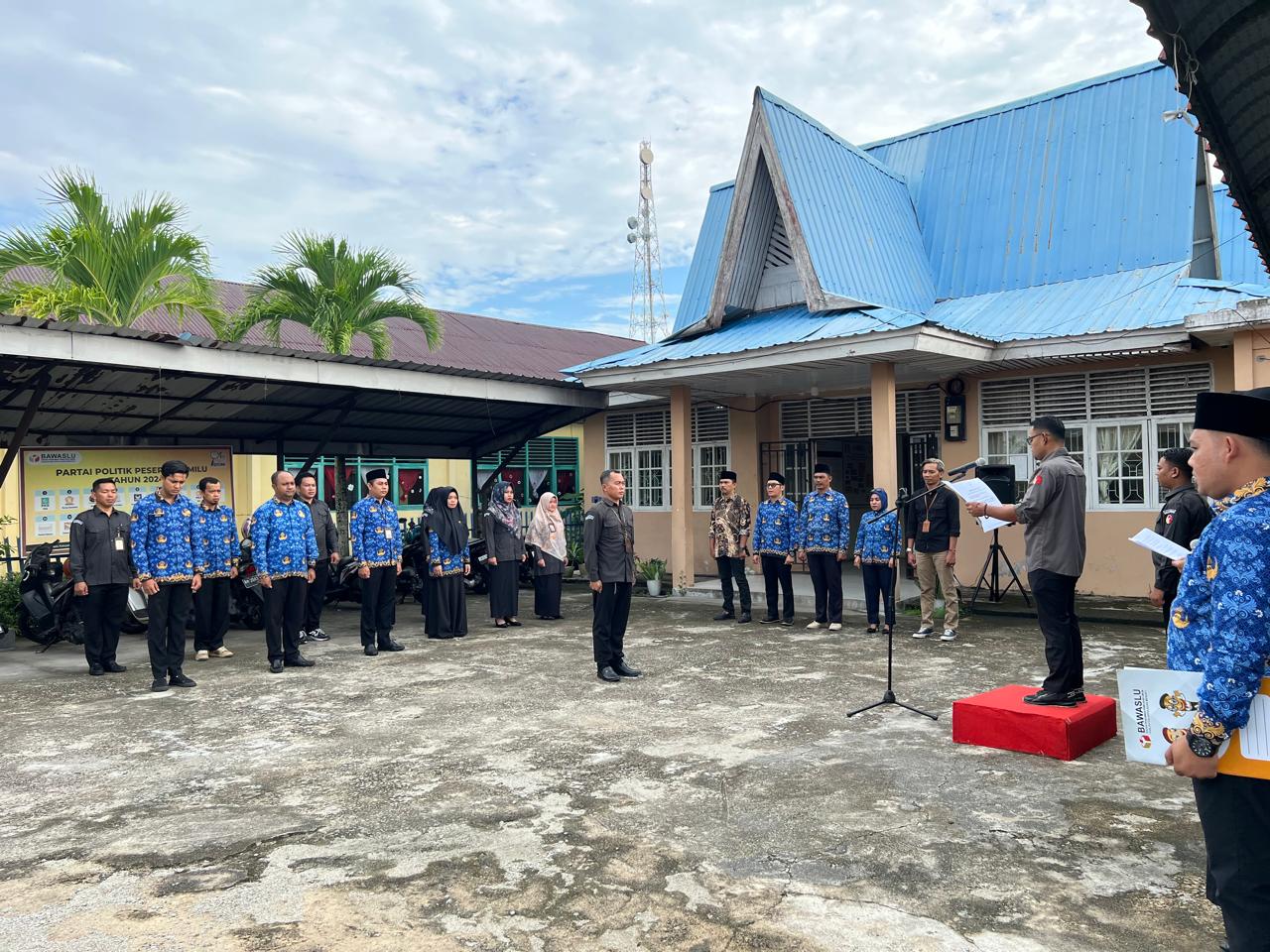 Upacara Peringatan Hari Kebangkitan Nasional Ke-117 Bawaslu Kepulauan Meranti