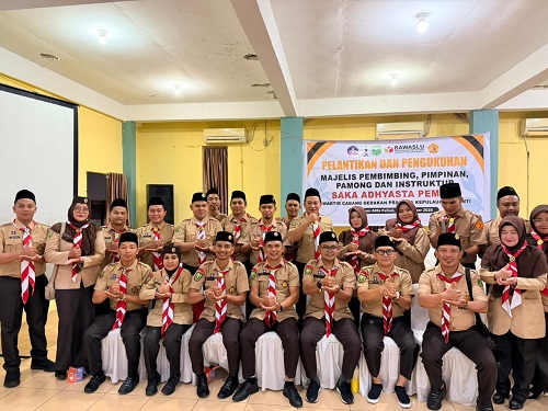 Foto Bersama saat setelah pengukuhan Saka Adhyasta Pemilu Bawaslu Kepulauan Meranti