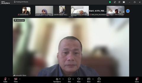 Amirudin Sijaya, Anggota Bawaslu Provinsi Riau, Kordiv. P2H saat memberikan arahan pada zoom meeting evaluasi pendaftaran P2P Tahun 2026