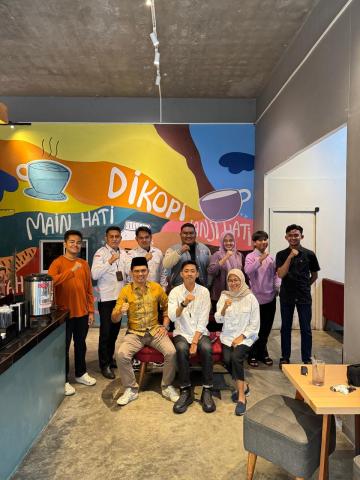 Bawaslu Meranti Foto Bersama Dengan GenRe Kepulauan Meranti