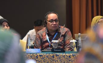 Anggota Bawaslu Herywn JH Malonda dalam Workshop untuk Pemangku Otoritas Nasional yang bertema Tata Kelola Platform Digital: Kemunculan Tren dan Praktik Baik, yang dilaksanakan UNESCO di Jakarta, Rabu (18/9/2023)
