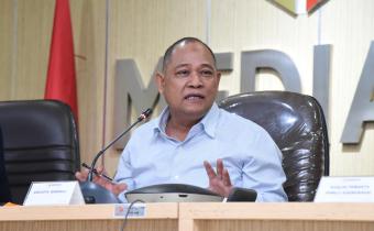 Anggota Bawaslu Totok Hariyono dalam diskusi publik bertajuk Hadapi Sengketa Pilkada di MK, Bawaslu Bisa Apa? yang diselenggarakan oleh Koalisi Pewarta Pemilu dan Demokrasi (KPPD) di Ruang Media Center Bawaslu, Selasa (14/1/2025).