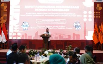 Anggota Bawaslu Puadi saat memberikan arahan di Bawaslu DKI, Rabu (5/2/2025).