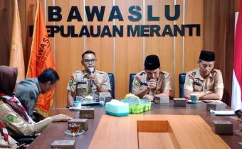 Ketua Bawaslu Kepulauan Meranti Syamsurizal, S.IP., M.IP Saat Memberikan Pemaparan pada Launching kelas Saka Adhyasta Pemilu Bawaslu Kepulauan Meranti